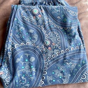 LuLaRoe Leggings TC Cornflower Blue with Light Paisleys